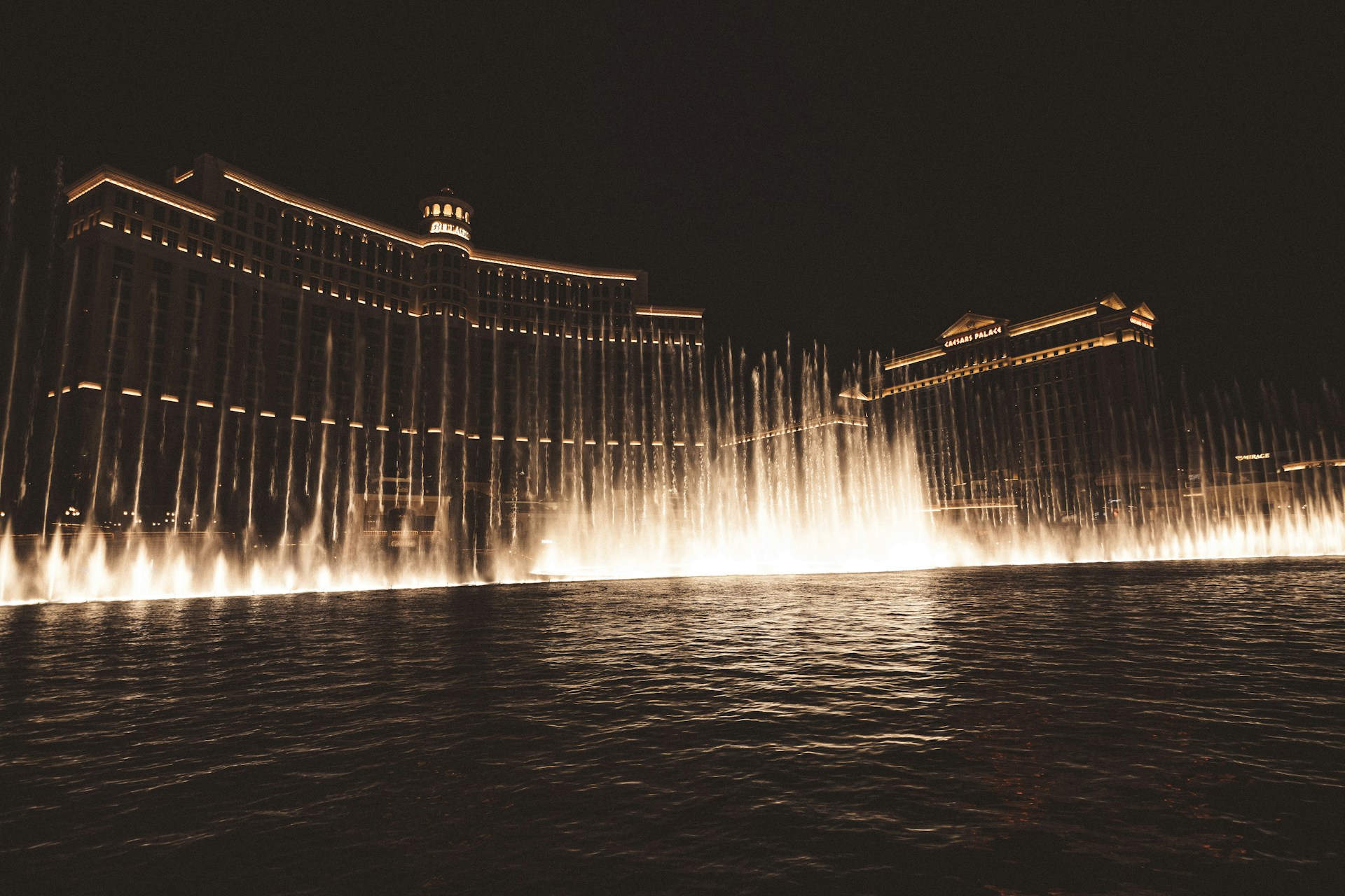 Canadian Hotel-Casino Resorts With the Best Views, Rooms, and Amenities